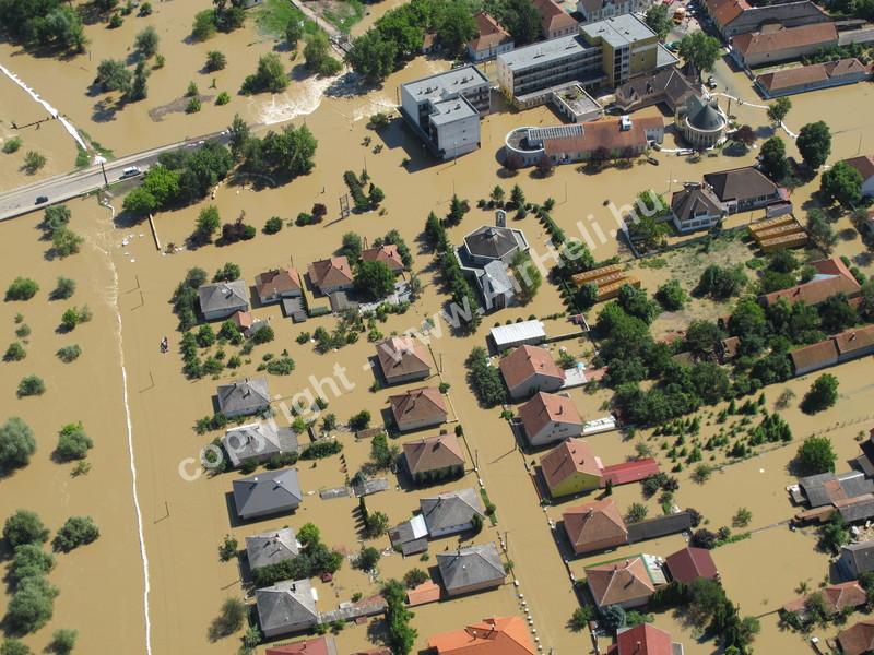 Kárfelmérés, Árvízvédelem, Sajtó: árvíz
