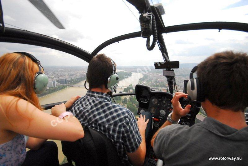 Helikopteres városnézés, 2010. május Ajándék utalvány: helikopter Budapest