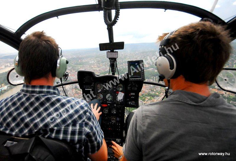 Helikopteres városnézés, 2010. május Ajándék utalvány: helikopter kabin