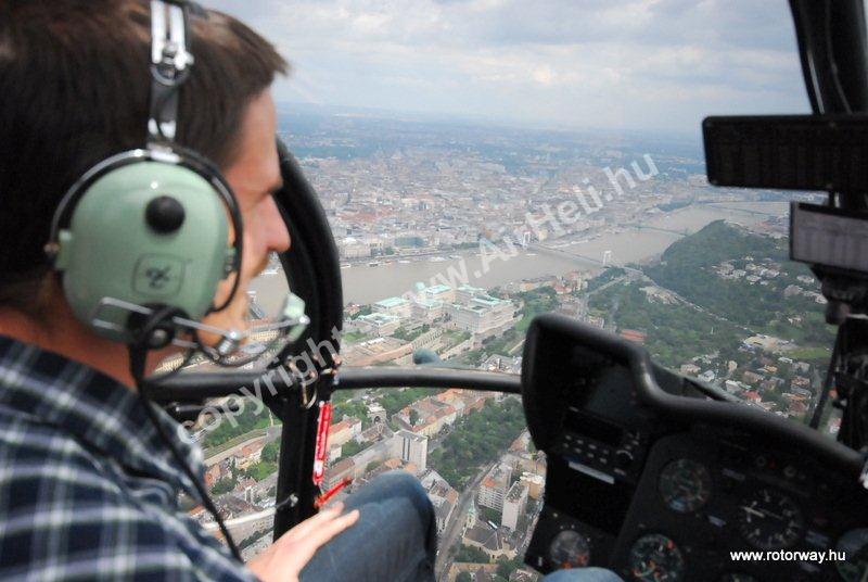 Helikopteres városnézés, 2010. május Ajándék utalvány: helicopter