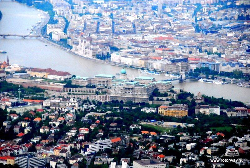 Helikopteres városnézés, 2010. május Ajándék utalvány: budai vár