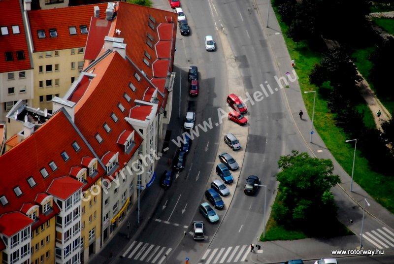 Helikopteres városnézés, 2010. május Ajándék utalvány: 