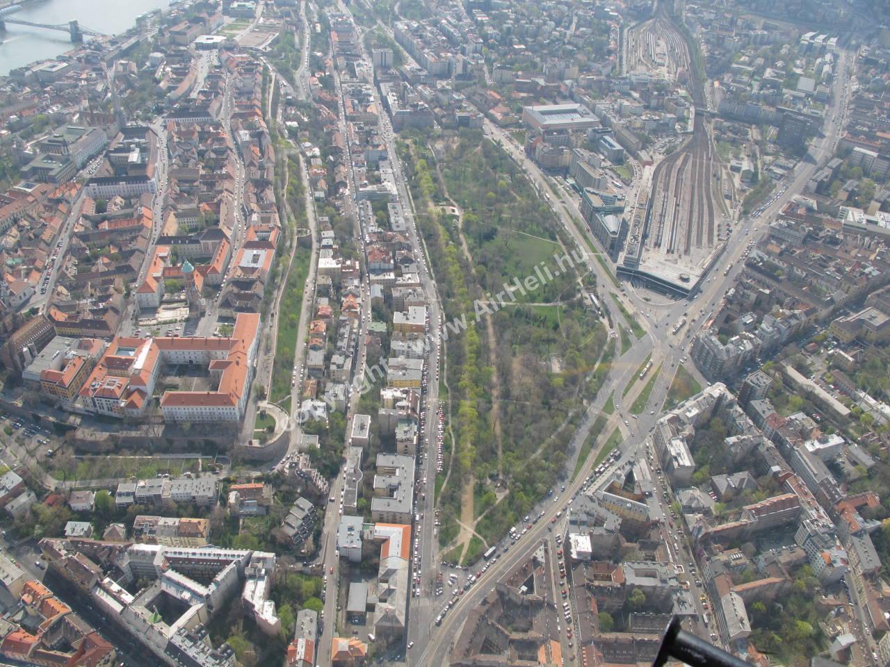 2010. április - helikopteres városnézés: Budapest Castle Helikopter