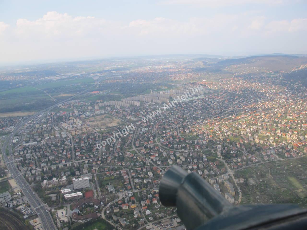 2010. április - helikopteres városnézés: helikopter Budapest